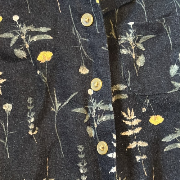 Floral Linen Buttondown - Picture 2 of 2